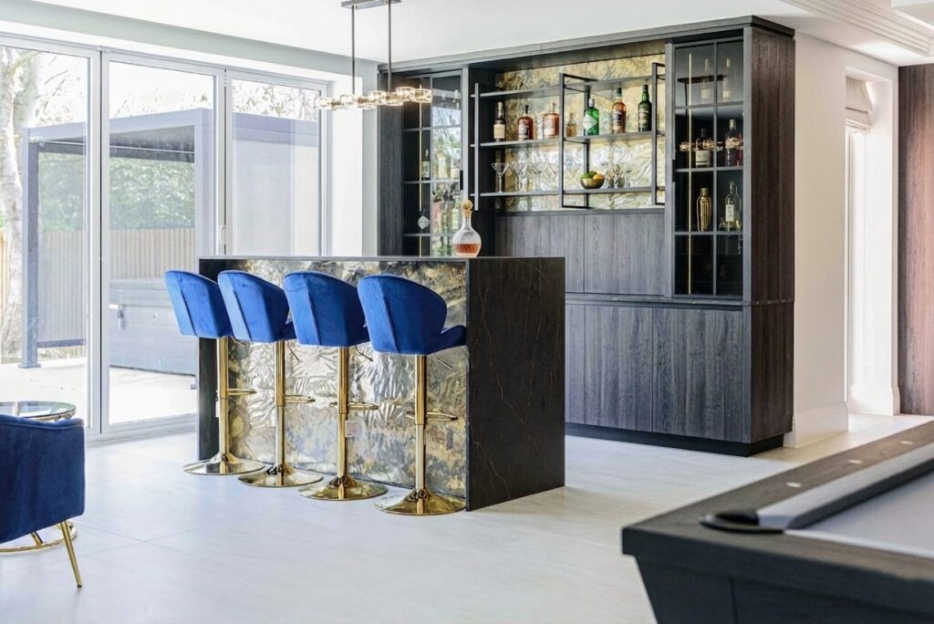 bar